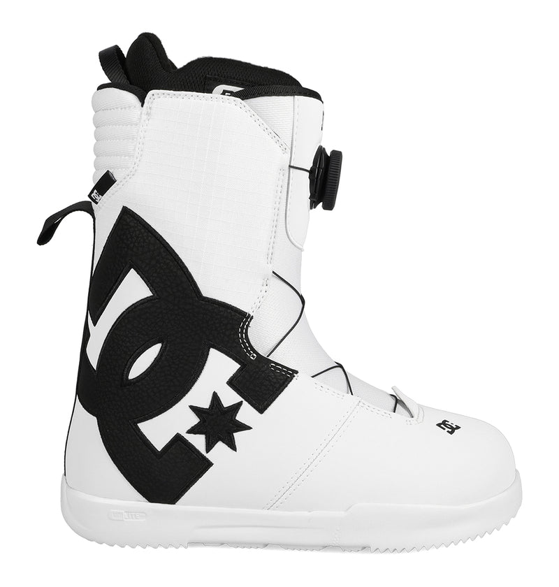White DC Shoes Men’s Court Graffik BOA® Snowboard Boots with a black logo on the side and a BOA Fit System dial-based lacing system.