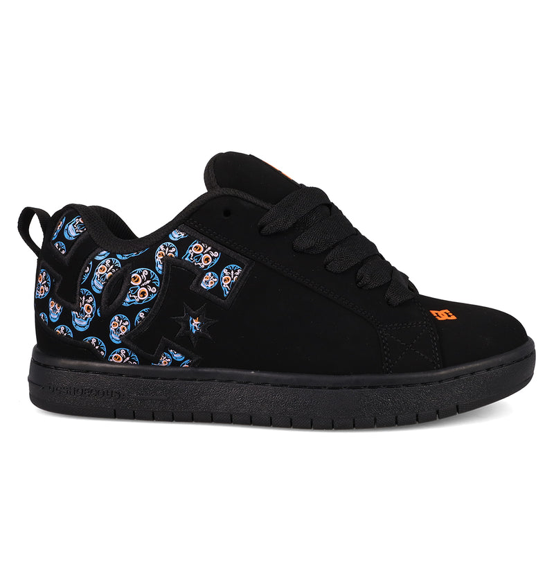 The Men’s Court Graffik Day Of The Dead skate shoe from DC Shoes features a sleek black design with matching laces and sole, accented by vibrant blue, orange, and white patterned details on the heel and side inspired by Día de los Muertos. An orange DC Shoes logo is showcased on the tongue and near the toe.